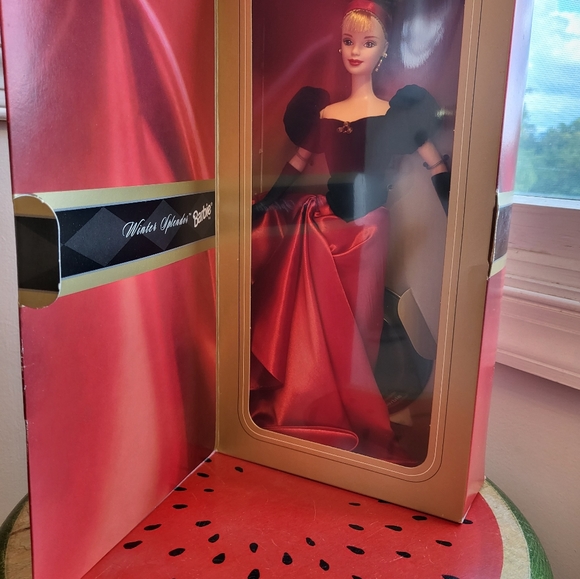 Avon Exclusive Barbie - Picture 6 of 7